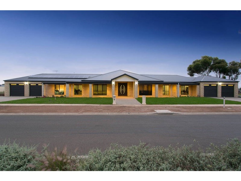 1 Highfield Way, Kurunjang VIC 3337