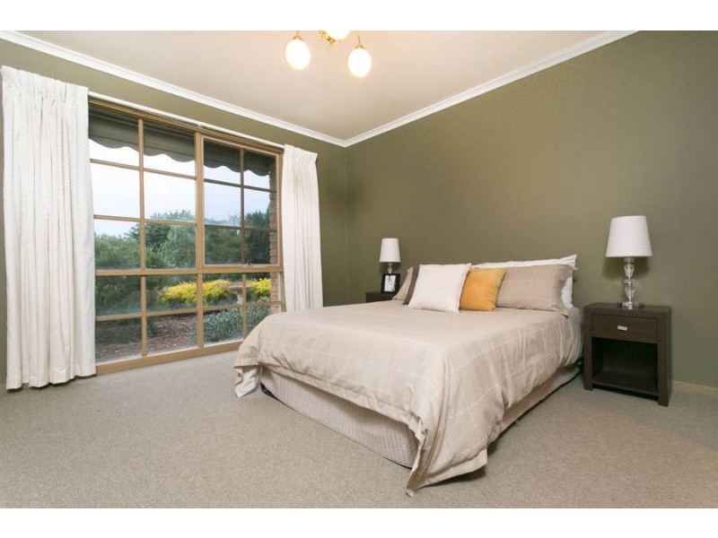 50 Springbank Way, Brookfield VIC 3338