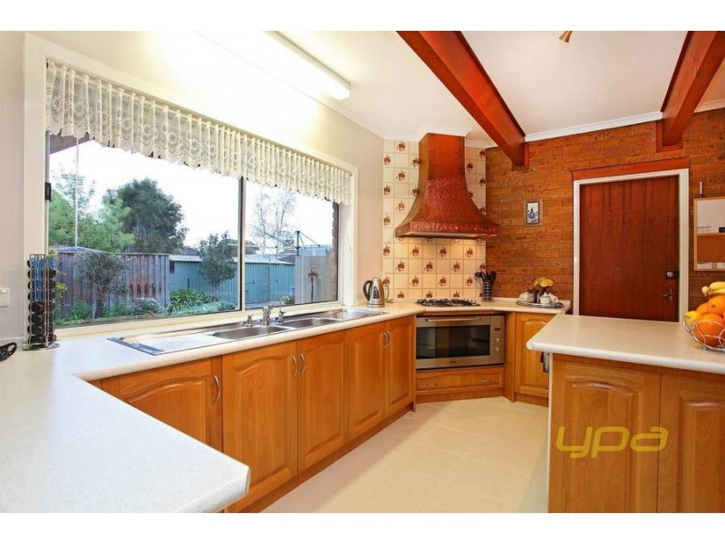 1 Valerie Court, Melton South VIC 3338