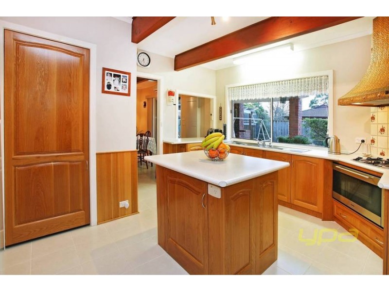 1 Valerie Court, Melton South VIC 3338