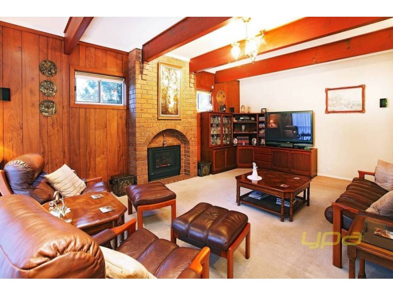 1 Valerie Court, Melton South VIC 3338