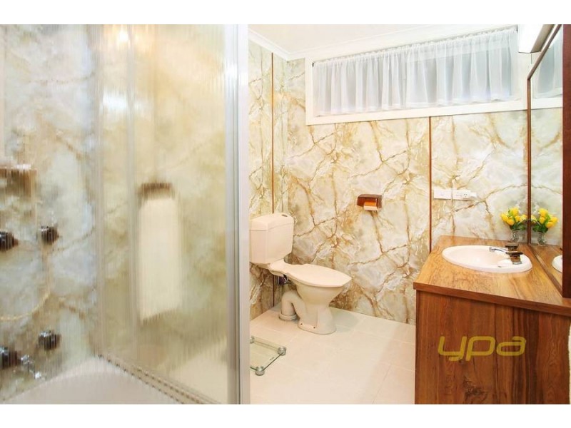 1 Valerie Court, Melton South VIC 3338