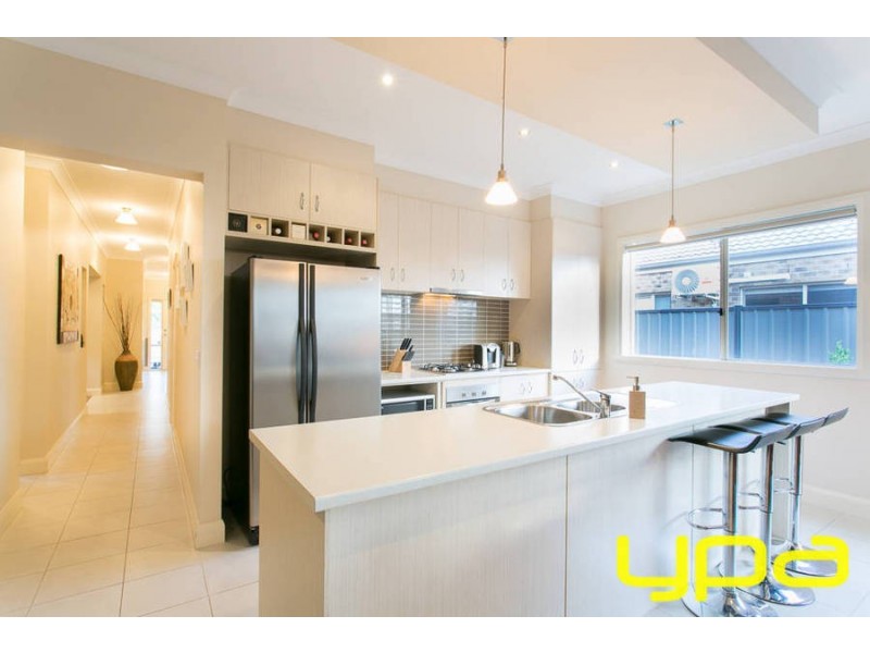 67 Lakewood Boulevard, Melton VIC 3337