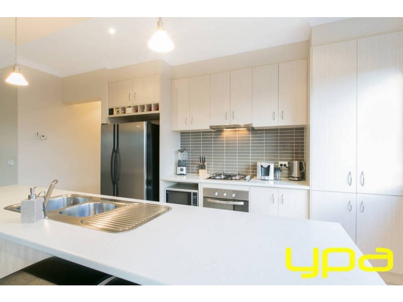 67 Lakewood Boulevard, Melton VIC 3337