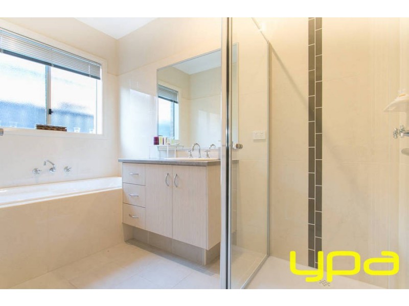 67 Lakewood Boulevard, Melton VIC 3337