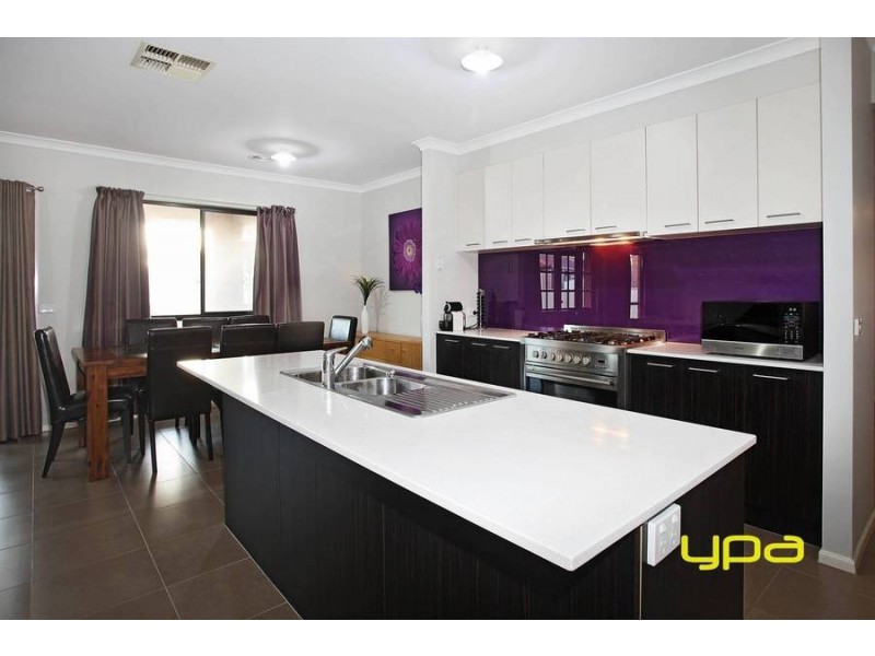 4 Golden Wattle Way, Melton West VIC 3337