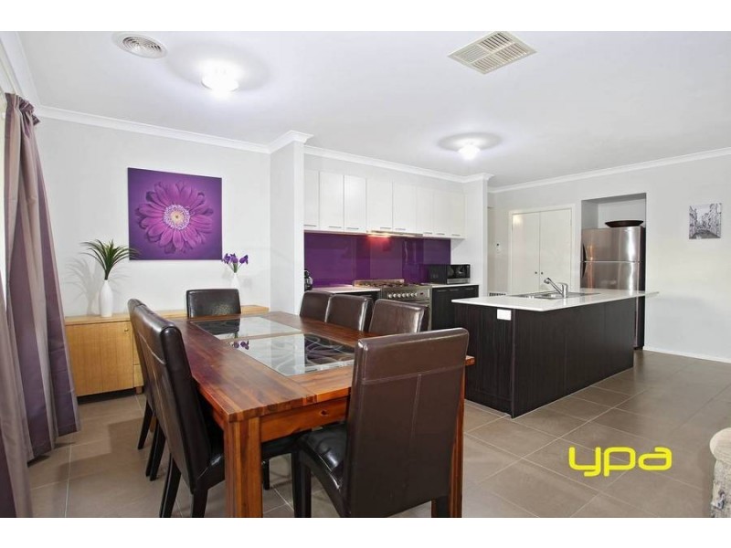 4 Golden Wattle Way, Melton West VIC 3337