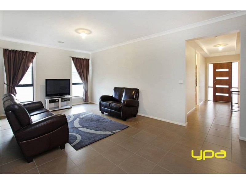 4 Golden Wattle Way, Melton West VIC 3337