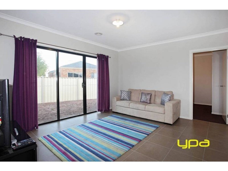 4 Golden Wattle Way, Melton West VIC 3337