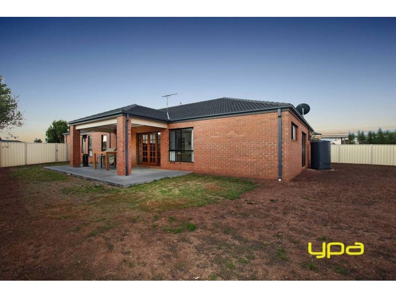 4 Golden Wattle Way, Melton West VIC 3337