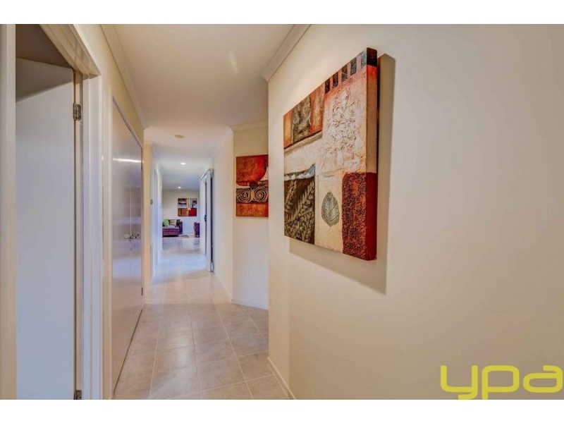 22 Fairhaven Boulevard, Melton West VIC 3337