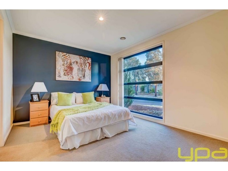 22 Fairhaven Boulevard, Melton West VIC 3337