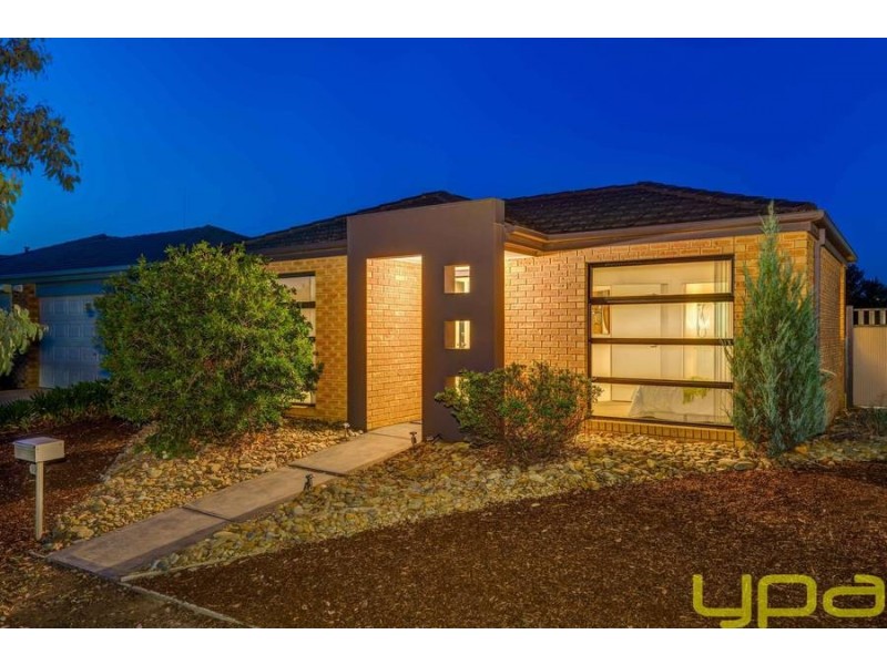 22 Fairhaven Boulevard, Melton West VIC 3337