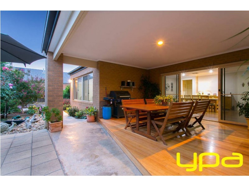 9 Indigo Square, Brookfield VIC 3338
