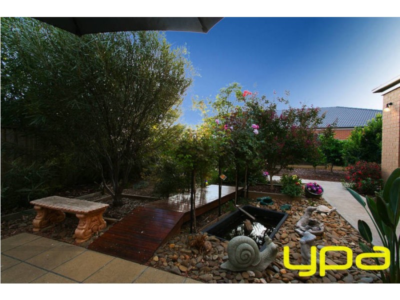 9 Indigo Square, Brookfield VIC 3338