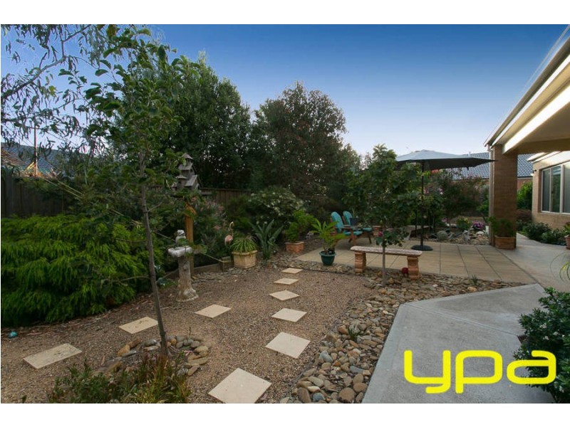 9 Indigo Square, Brookfield VIC 3338