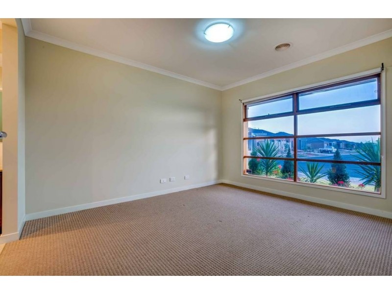 34 Triandra Drive, Brookfield VIC 3338