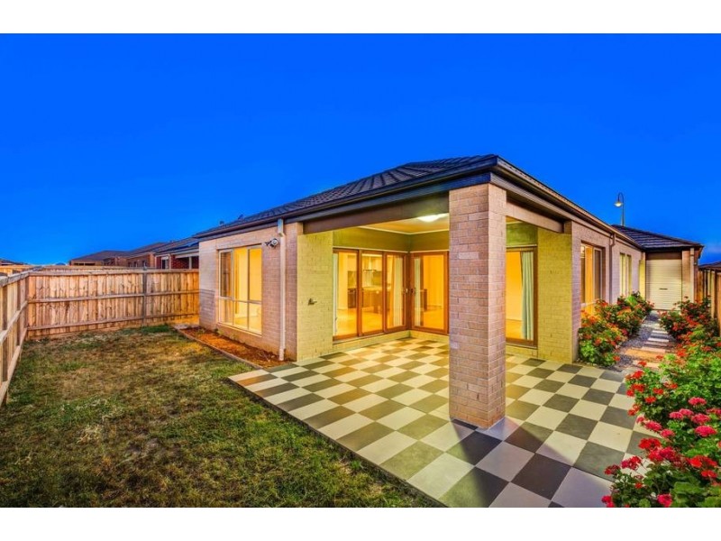 34 Triandra Drive, Brookfield VIC 3338