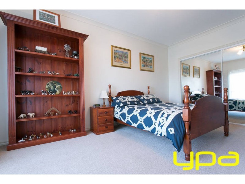 17 Connemarra Circuit, Melton VIC 3337