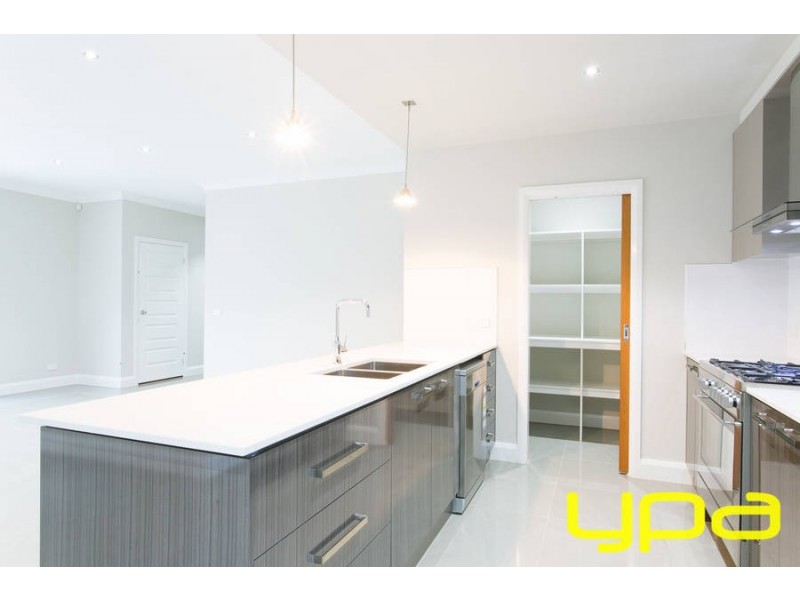 1 Caruana Crescent, Melton West VIC 3337