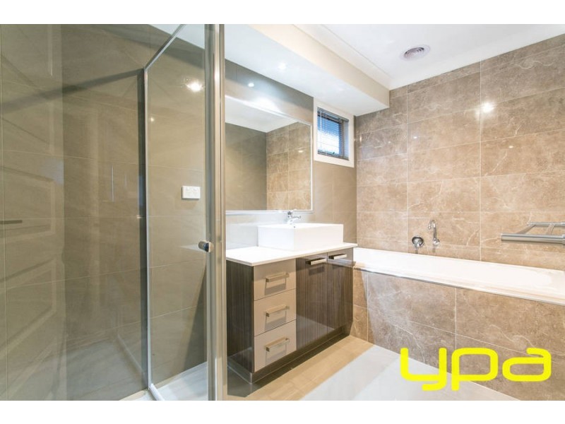 1 Caruana Crescent, Melton West VIC 3337