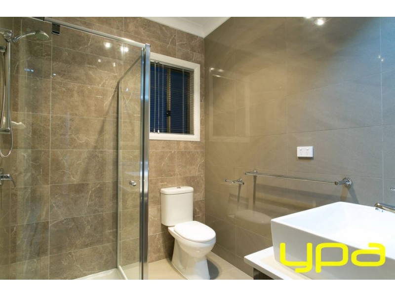 1 Caruana Crescent, Melton West VIC 3337