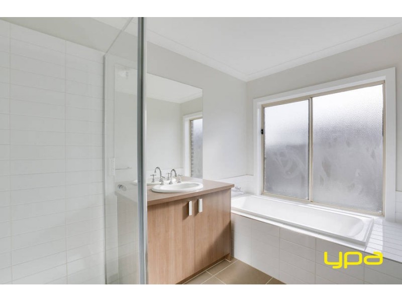 9 Raven Street, Brookfield VIC 3338