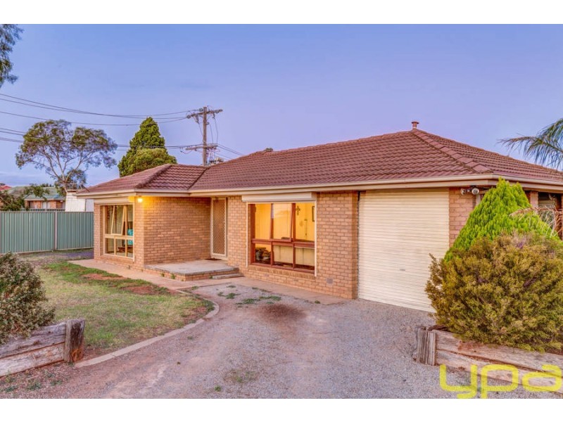 100 Rees Road, Melton South VIC 3338