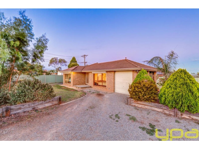 100 Rees Road, Melton South VIC 3338