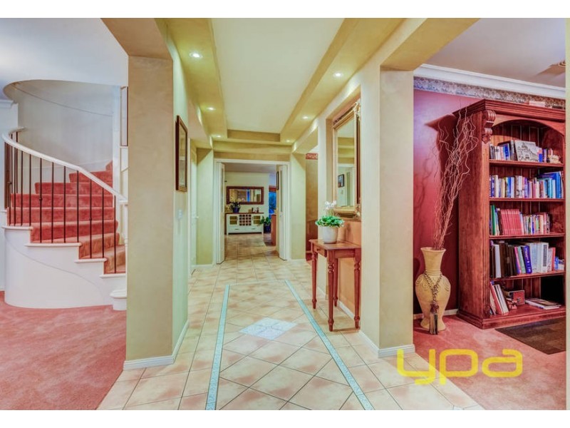 10 Jinda Place, Melton West VIC 3337