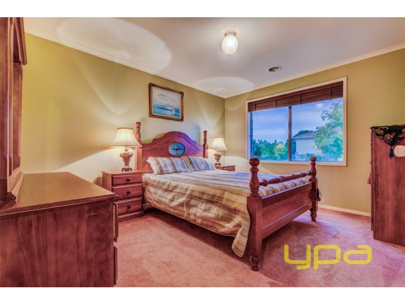 10 Jinda Place, Melton West VIC 3337