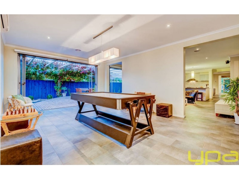 14 Carlyon Close, Melton West VIC 3337