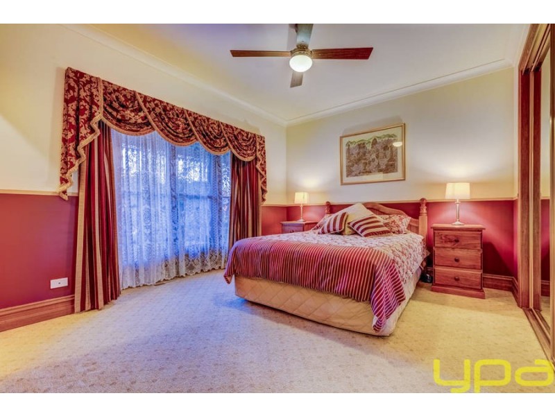 4 Maplewood Close, Brookfield VIC 3338
