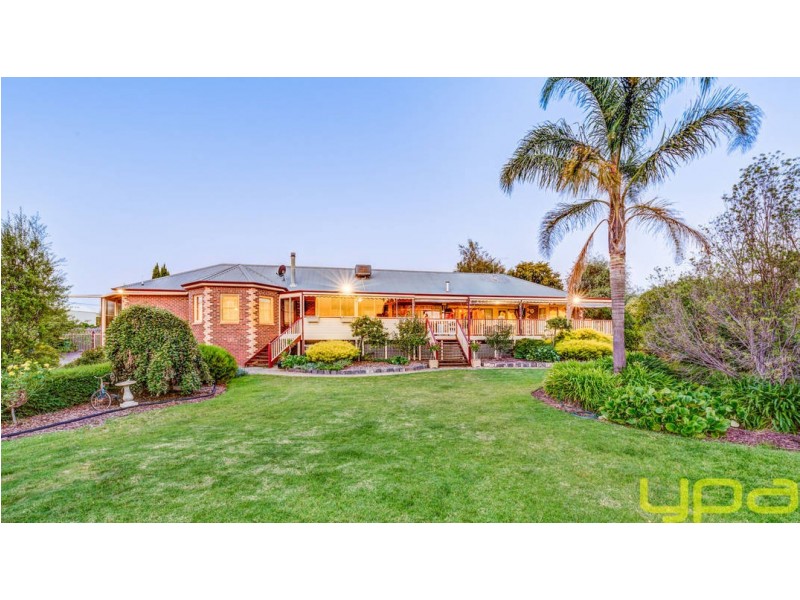 4 Maplewood Close, Brookfield VIC 3338