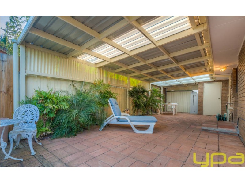 4/11 Henry Street, Melton VIC 3337