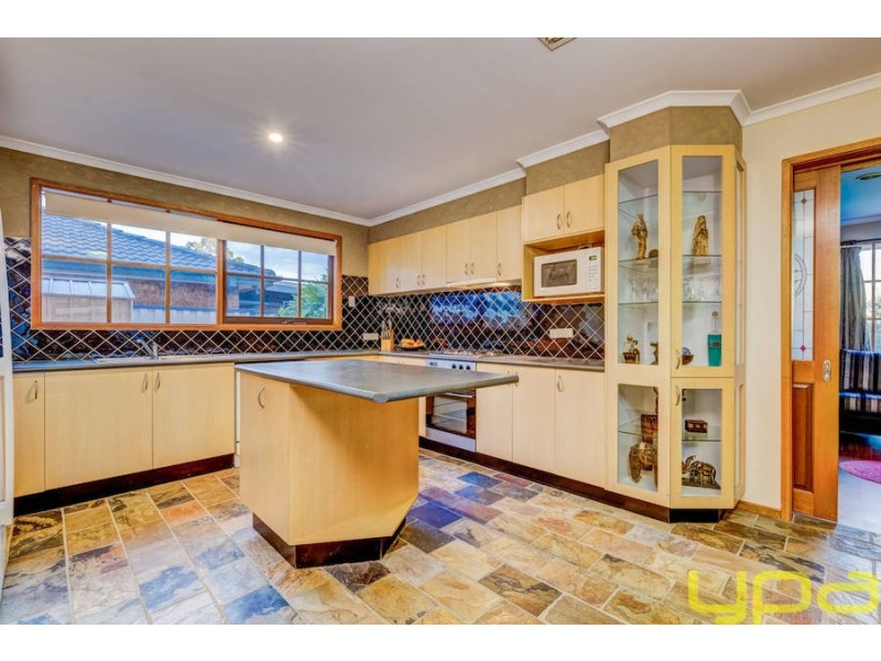 42 Cambrian Way, Melton West VIC 3337