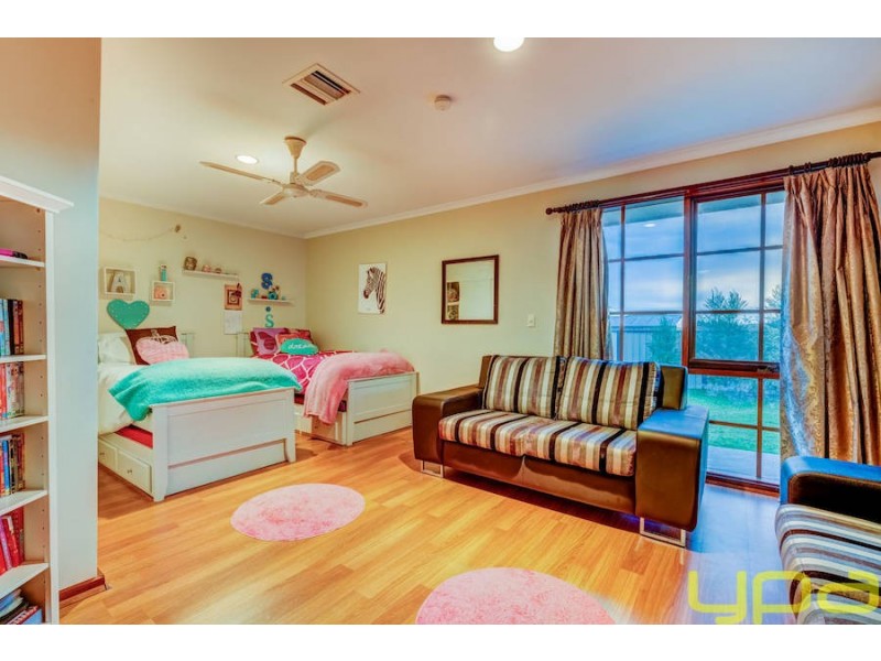 42 Cambrian Way, Melton West VIC 3337