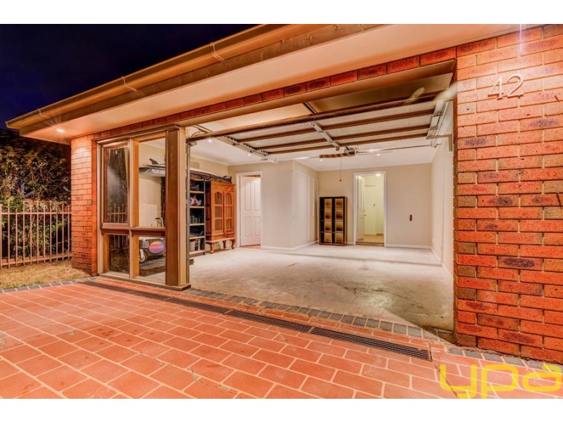 42 Cambrian Way, Melton West VIC 3337