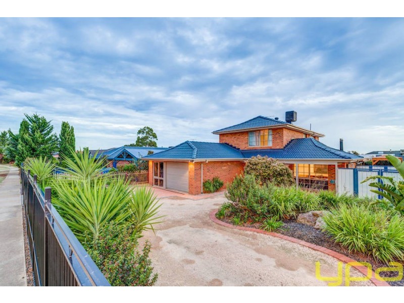 42 Cambrian Way, Melton West VIC 3337