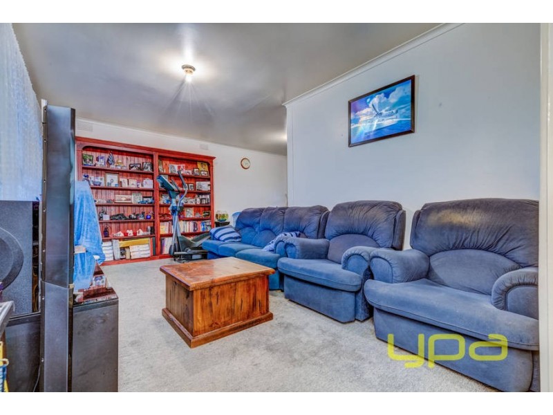 5 Curlew Close, Melton VIC 3337