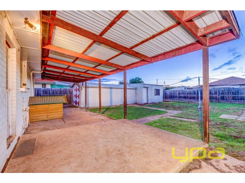 5 Curlew Close, Melton VIC 3337