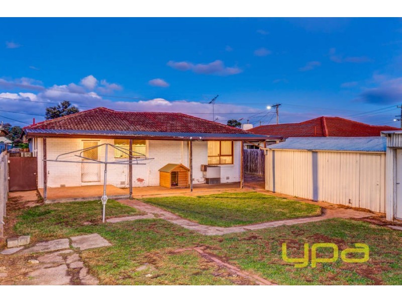 5 Curlew Close, Melton VIC 3337