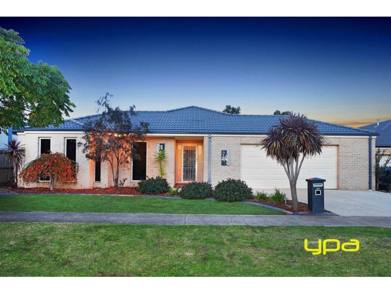 24 Indigo Square, Brookfield VIC 3338
