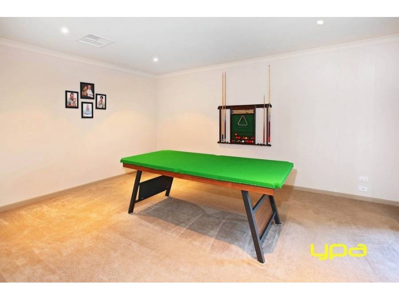 24 Indigo Square, Brookfield VIC 3338