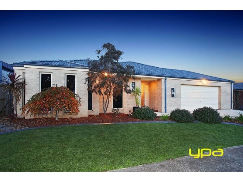 24 Indigo Square, Brookfield VIC 3338