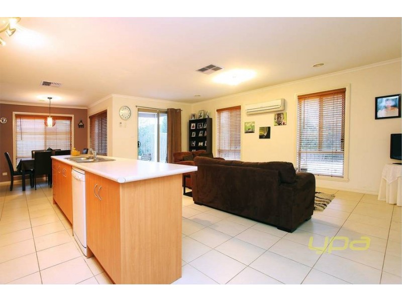 10 Kingston Rule Street, Kurunjang VIC 3337