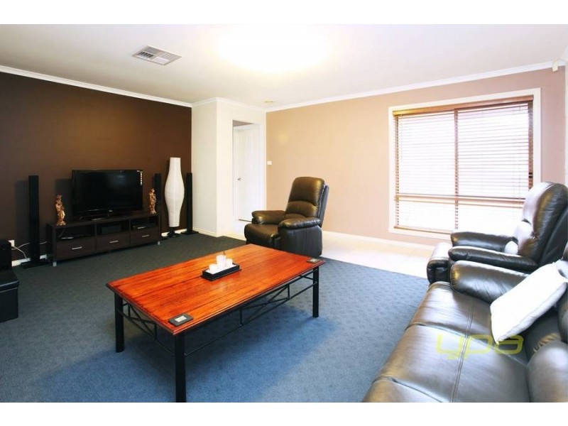 10 Kingston Rule Street, Kurunjang VIC 3337