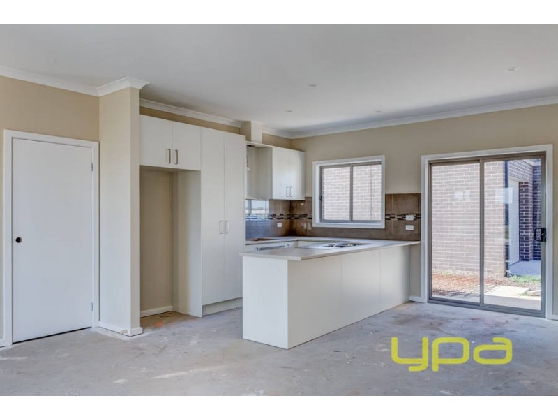 1/276 Bulmans Road, Melton West VIC 3337