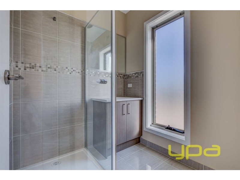 1/276 Bulmans Road, Melton West VIC 3337