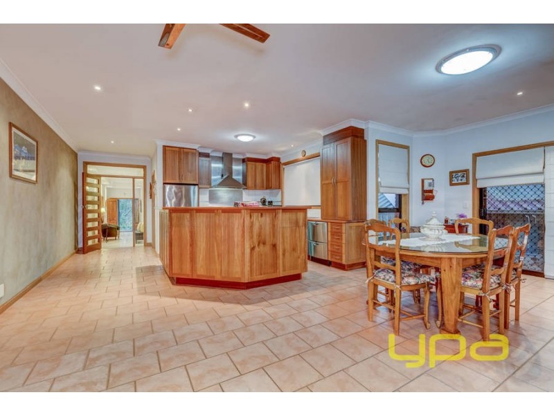 2/60 Hjorths Road, Toolern Vale VIC 3337